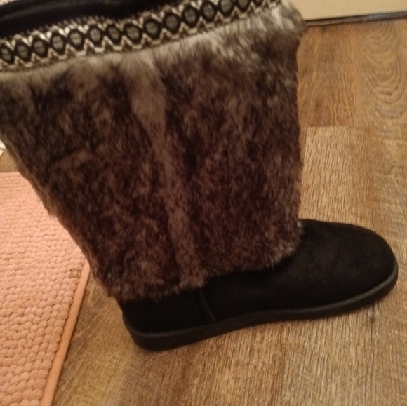 Fur Boots - Picture 3 of 4
